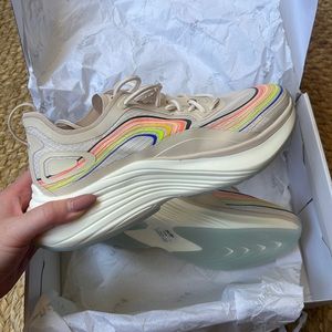 APL Streamline Shoes